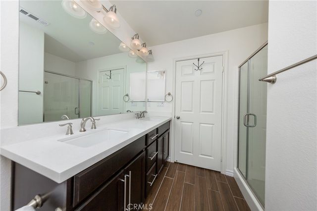 14705 Sherman Way, Van Nuys, CA 91405