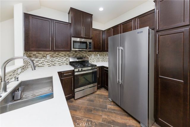 14705 Sherman Way, Van Nuys, CA 91405