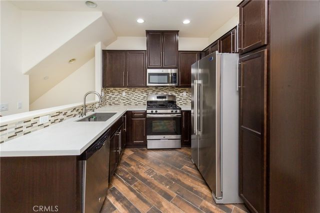 14705 Sherman Way, Van Nuys, CA 91405