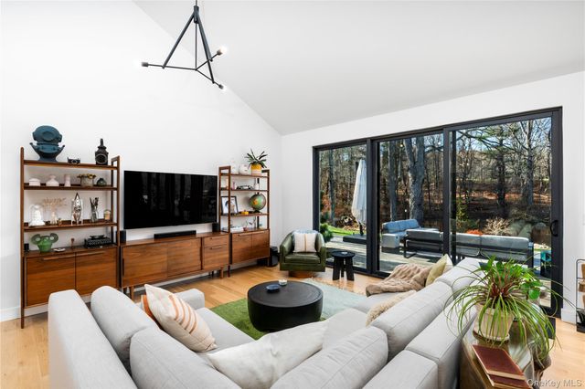 67 Dean Road, Stormville, NY 12582