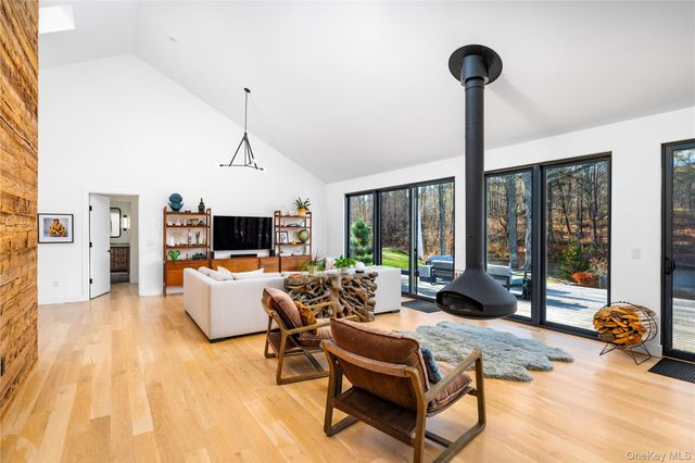 67 Dean Road, Stormville, NY 12582