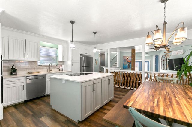 319 Pompano Lane, Surfside Beach, TX 77541