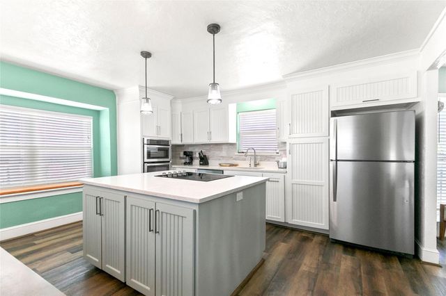 319 Pompano Lane, Surfside Beach, TX 77541