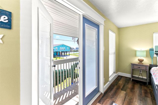 319 Pompano Lane, Surfside Beach, TX 77541