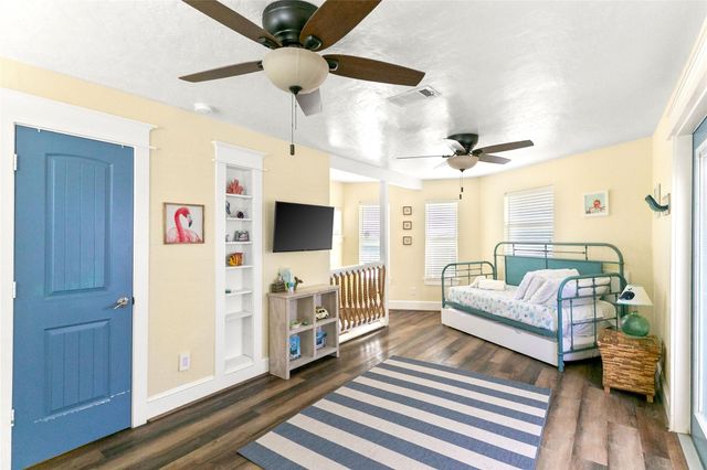 319 Pompano Lane, Surfside Beach, TX 77541