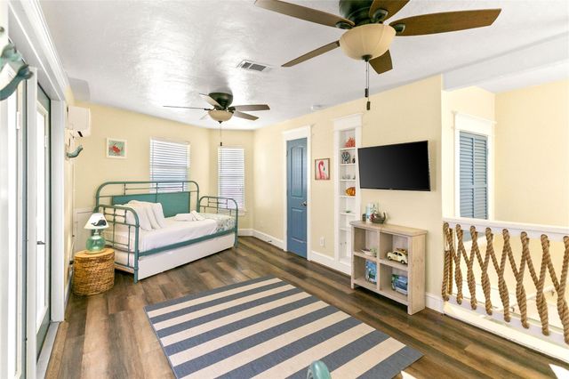 319 Pompano Lane, Surfside Beach, TX 77541