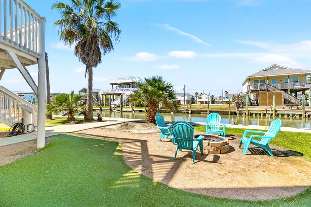 319 Pompano Lane, Surfside Beach, TX 77541