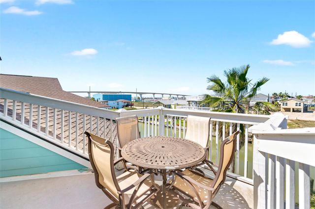 319 Pompano Lane, Surfside Beach, TX 77541
