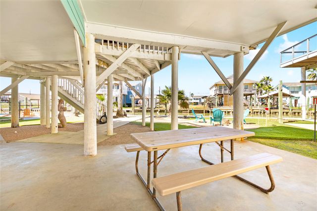 319 Pompano Lane, Surfside Beach, TX 77541