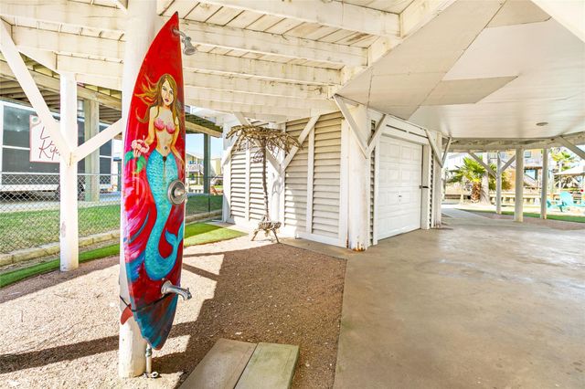 319 Pompano Lane, Surfside Beach, TX 77541