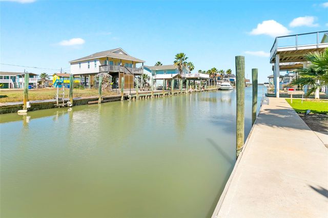 319 Pompano Lane, Surfside Beach, TX 77541