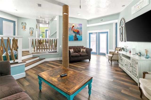 319 Pompano Lane, Surfside Beach, TX 77541