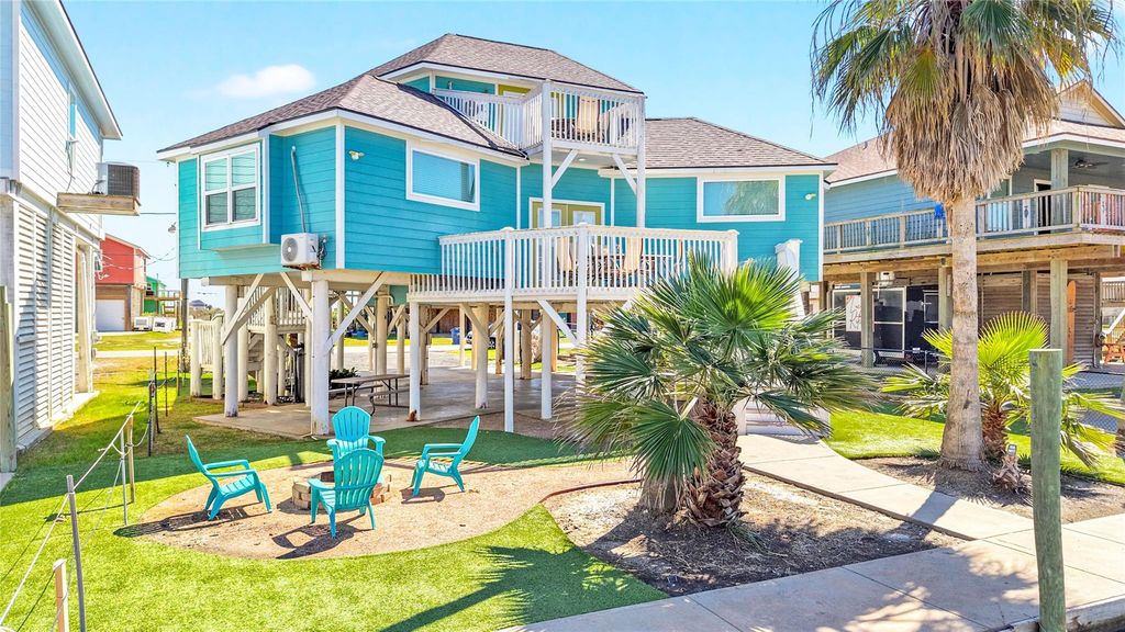 319 Pompano Lane, Surfside Beach, TX 77541