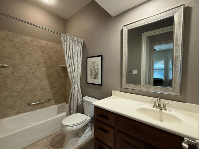 108 Rivalto CIR C3, Lakeway, TX 78734