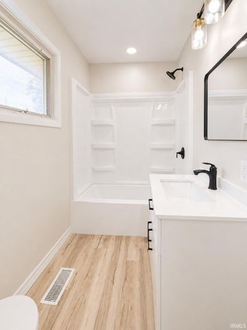 104 S 33Rd Street, South Bend, IN 46615