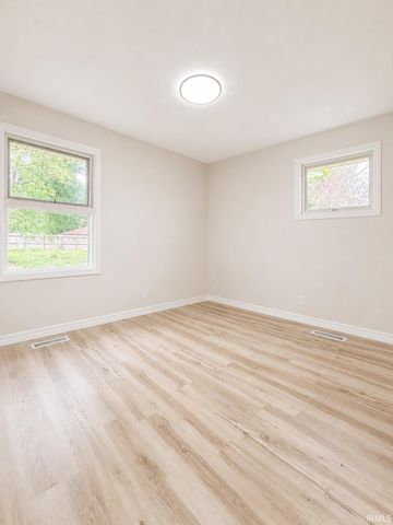 104 S 33Rd Street, South Bend, IN 46615