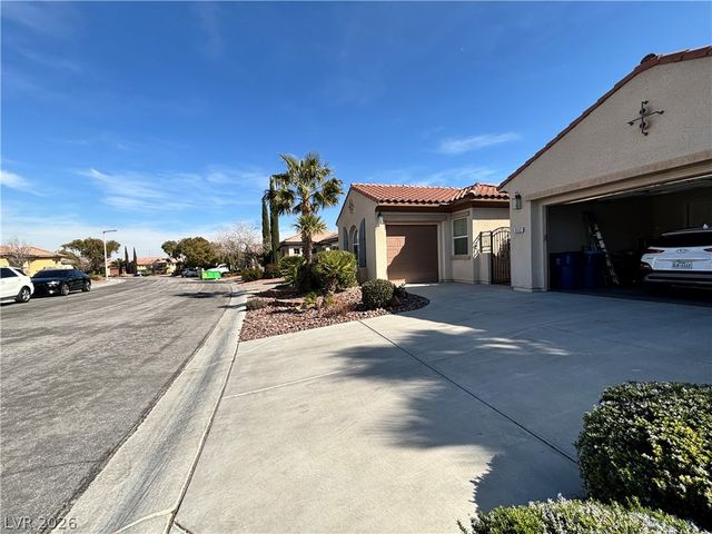 932 Viscanio Place, Las Vegas, NV 89138