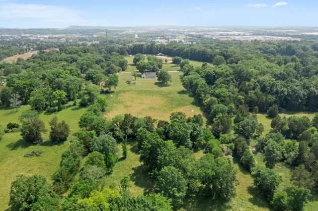 4100 Maxwell Rd, Antioch, TN 37013