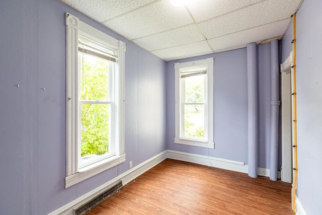 1608 West AVENUE S, La Crosse, WI 54601