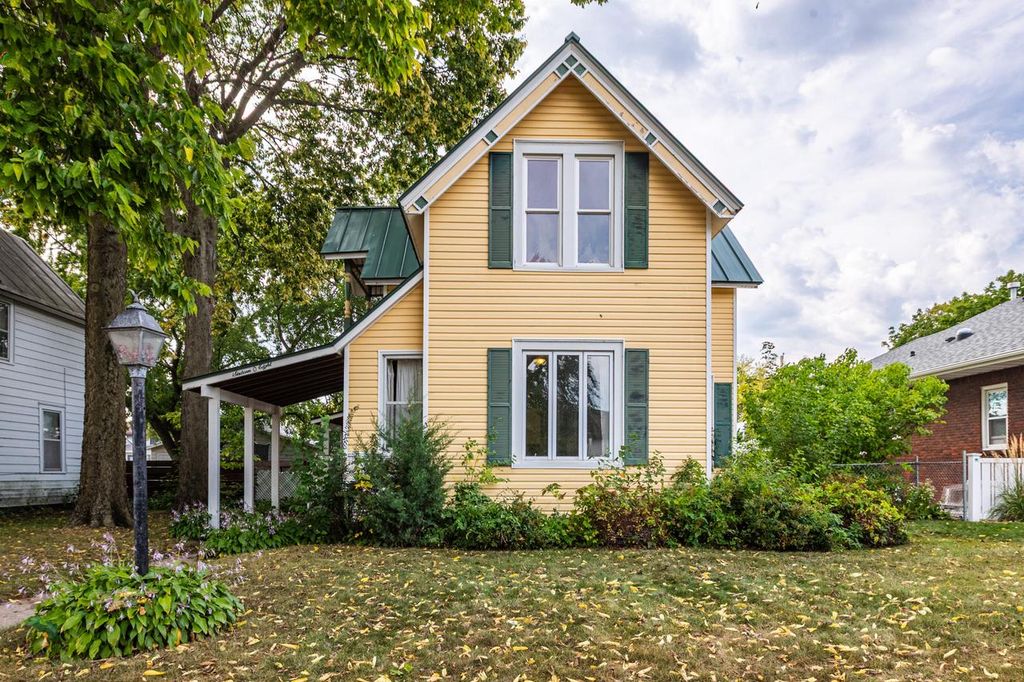 1608 West AVENUE S, La Crosse, WI 54601