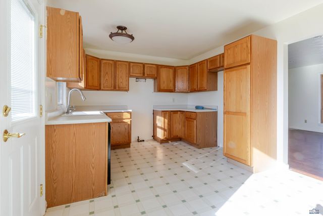 4703 WINDSOR DR, Rapid City, SD 57702