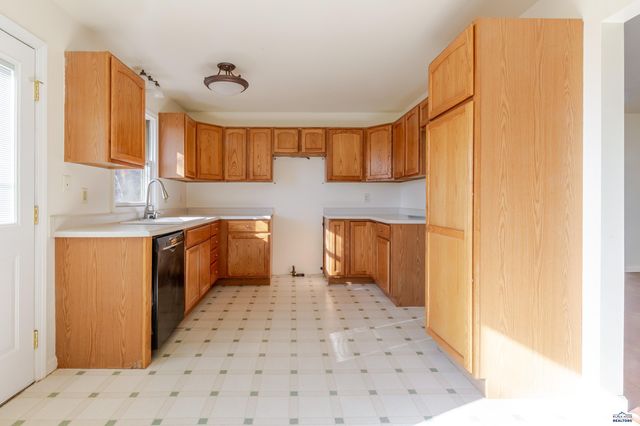 4703 WINDSOR DR, Rapid City, SD 57702