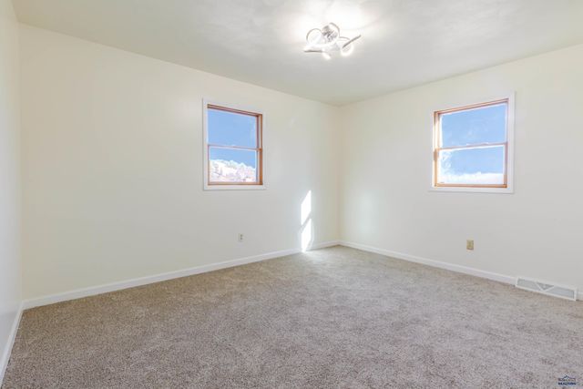 4703 WINDSOR DR, Rapid City, SD 57702