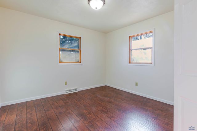 4703 WINDSOR DR, Rapid City, SD 57702