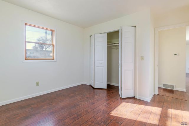 4703 WINDSOR DR, Rapid City, SD 57702