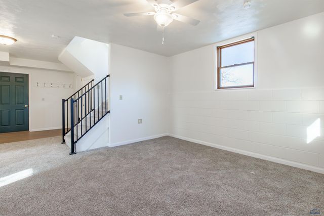 4703 WINDSOR DR, Rapid City, SD 57702