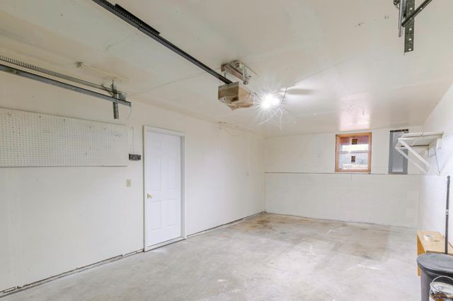 4703 WINDSOR DR, Rapid City, SD 57702