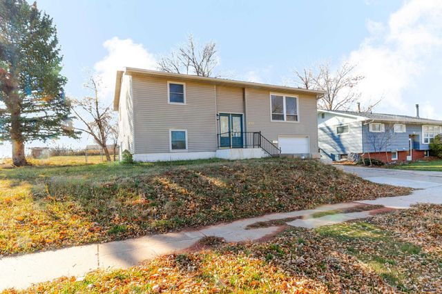 4703 WINDSOR DR, Rapid City, SD 57702