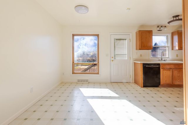 4703 WINDSOR DR, Rapid City, SD 57702