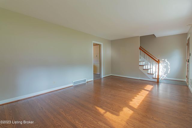 3311 Dogwood Dr, Louisville, KY 40220