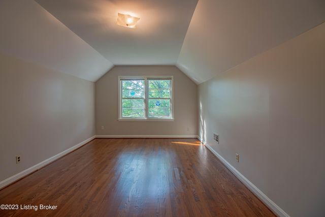 3311 Dogwood Dr, Louisville, KY 40220