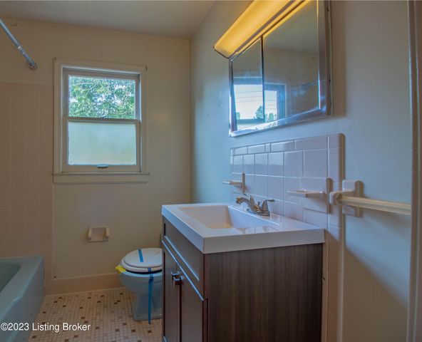 3311 Dogwood Dr, Louisville, KY 40220