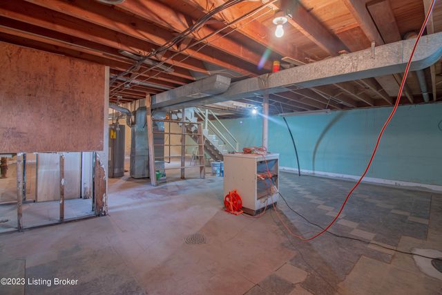 3311 Dogwood Dr, Louisville, KY 40220