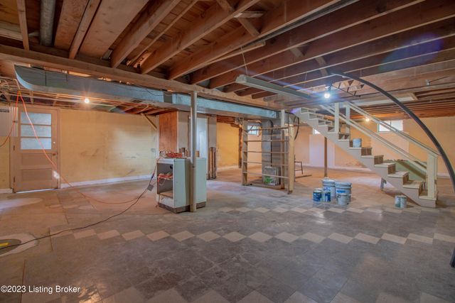 3311 Dogwood Dr, Louisville, KY 40220