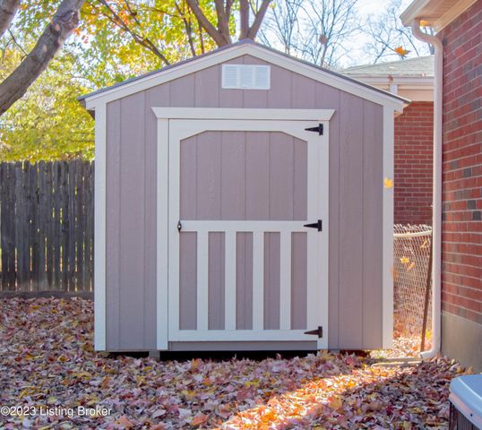 3311 Dogwood Dr, Louisville, KY 40220