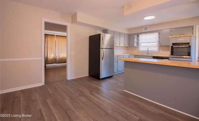 3311 Dogwood Dr, Louisville, KY 40220