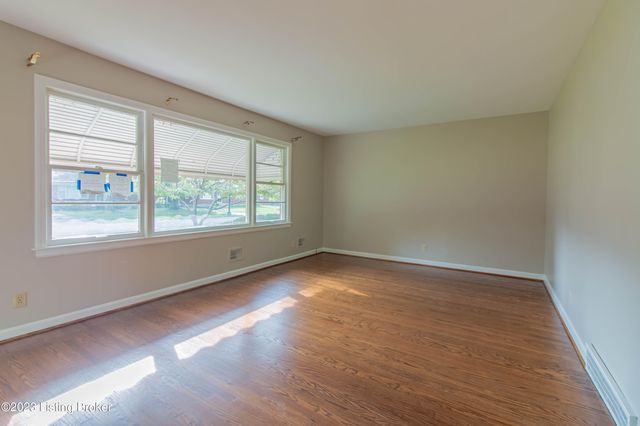 3311 Dogwood Dr, Louisville, KY 40220