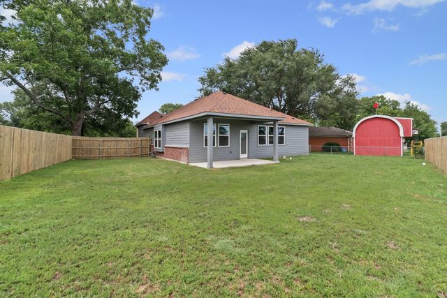1202 Commerce Drive, Greenville, TX 75401