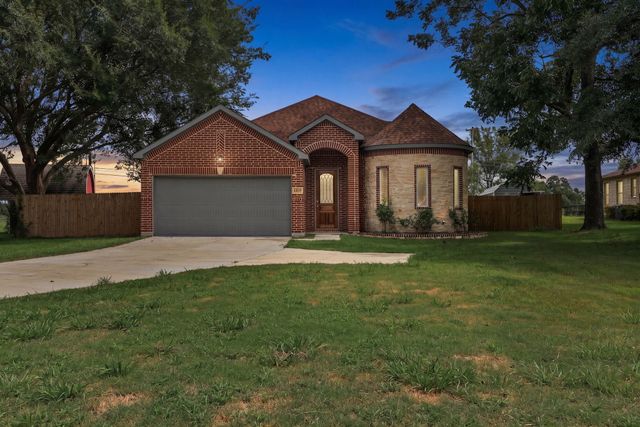 1202 Commerce Drive, Greenville, TX 75401