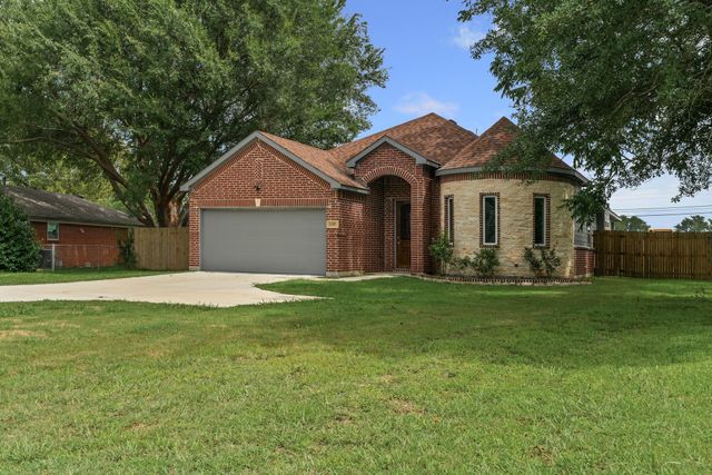 1202 Commerce Drive, Greenville, TX 75401