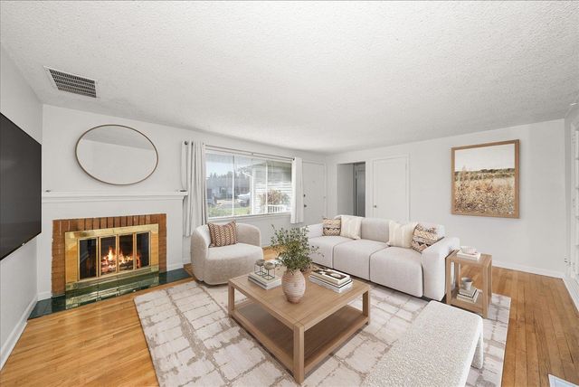 104 W FRANKLIN Ct, Spokane, WA 99205