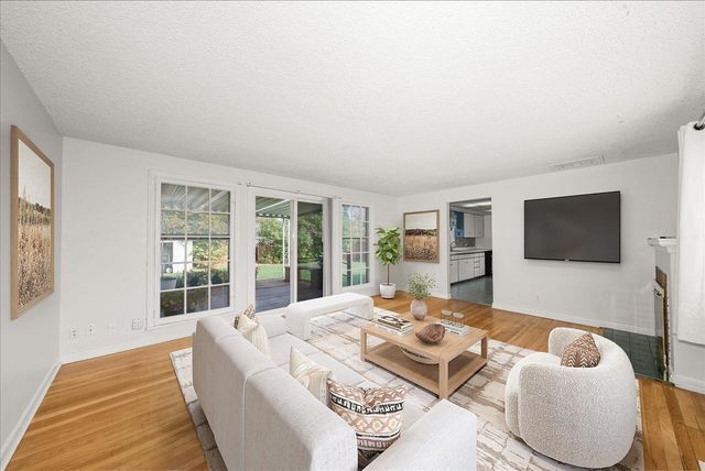 104 W FRANKLIN Ct, Spokane, WA 99205