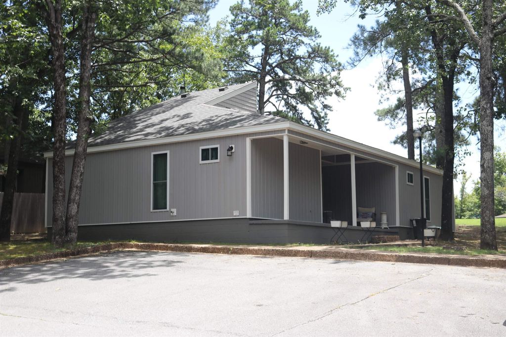 104 Shadow Ridge CT, Fairfield Bay, AR 72088