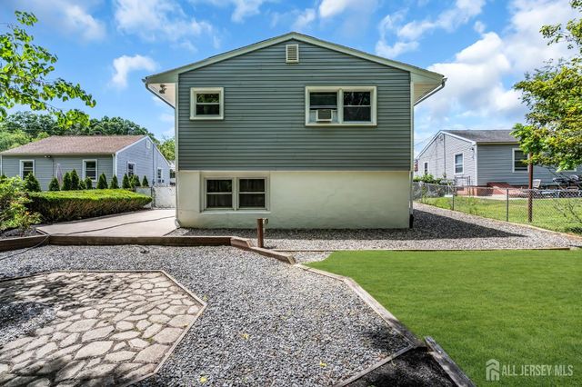 23 Old Forge Road, Helmetta, NJ 08828