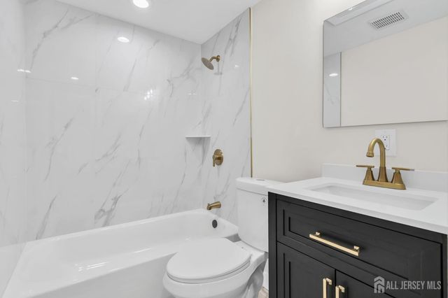 23 Old Forge Road, Helmetta, NJ 08828
