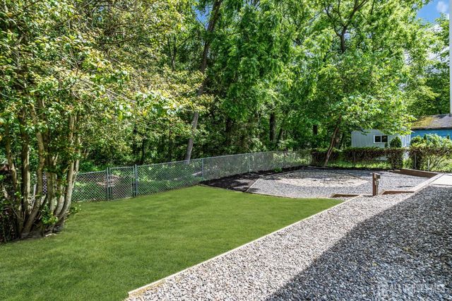 23 Old Forge Road, Helmetta, NJ 08828